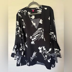 VINCE CAMUTO Black and White Blouse NWT 3X